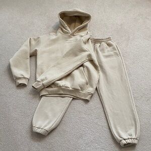 Comfrt Beige Hoodie and Sweatpants Set - Unisex